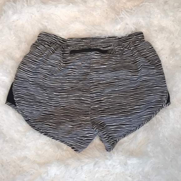 Nike Dri-Fit Running Shorts - Picture 2 of 3